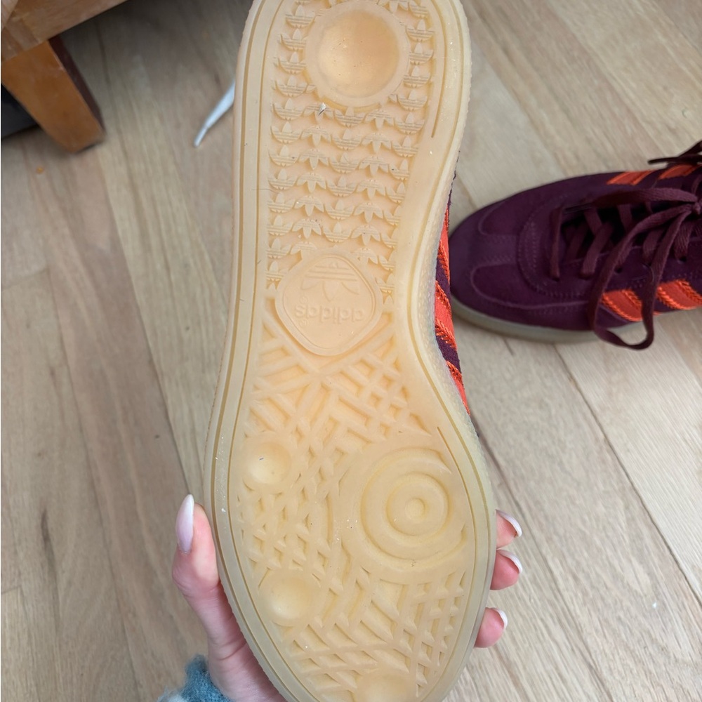 Adidas Women’s Spezial Maroon/Red Like New - Picture 2 of 3